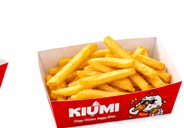 Khoai tây chiên KIUMI trong hộp nhận diện đỏ trắng